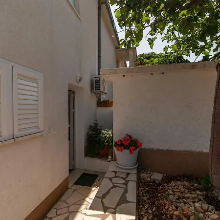 Nives Apartman Trogir